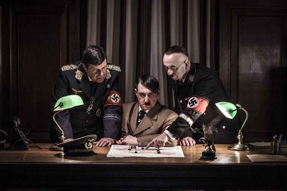 Dokument Hitler a jeho stoupenci zla