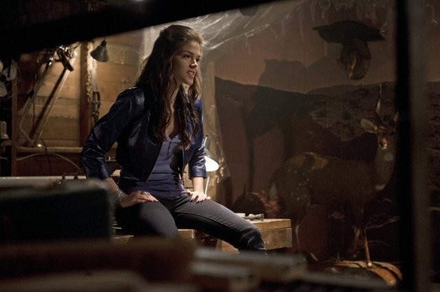 Marie Avgeropoulos - The Devil You Know