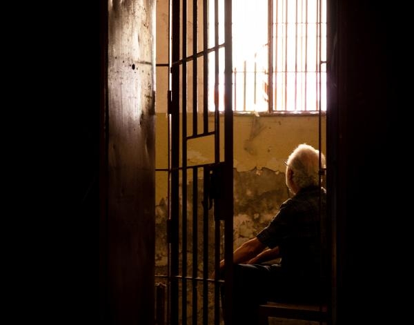 Francova Zamora: Kněžské vězení