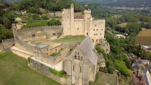 Hrady středověké Francie