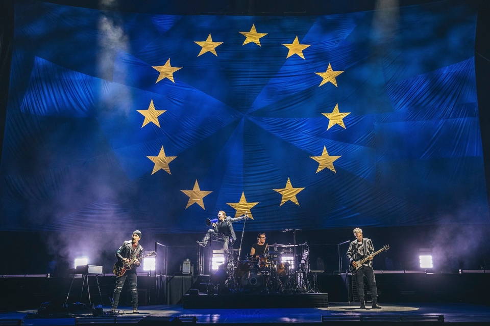 U2: eXPERIENCE - naživo v Berlíne
