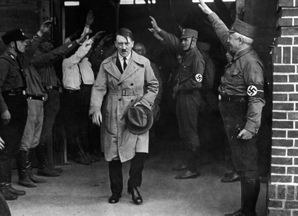 Hitler a jeho svět