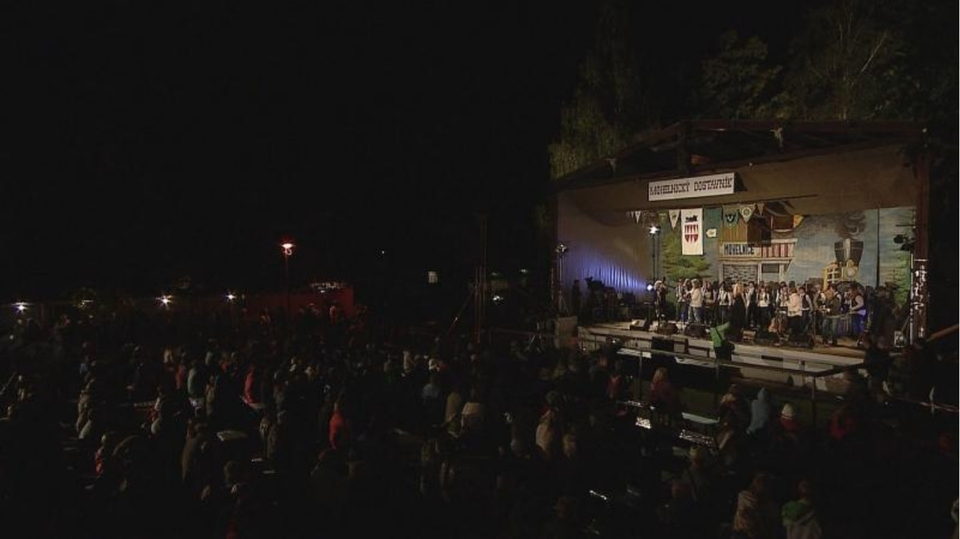 Výběr z vystoupení kapel na hlavní scéně Mohelnického dostavníku 2017