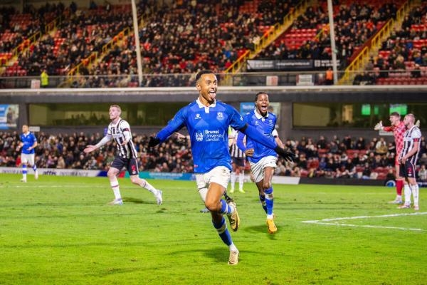 Wealdstone FC - Wycombe Wanderers