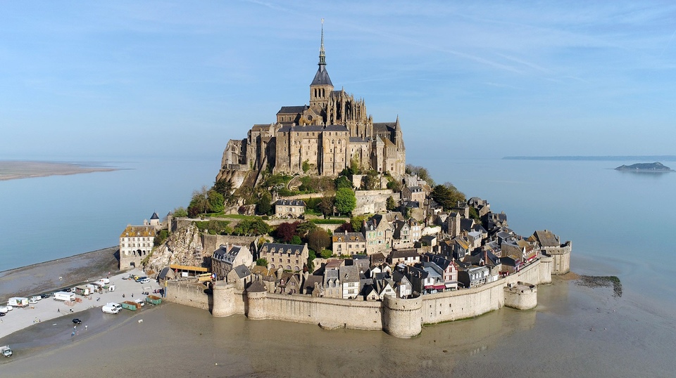 Documentary Mont Saint Michel - zázrak pod drobnohľadom