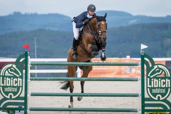 Jezdectví: Mistrovství České republiky dění na pony ve skocích a v drezuře Zduchovice