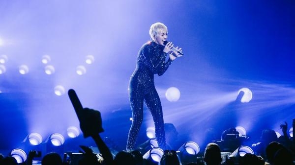 Miley Cyrus - Bangerz Tour