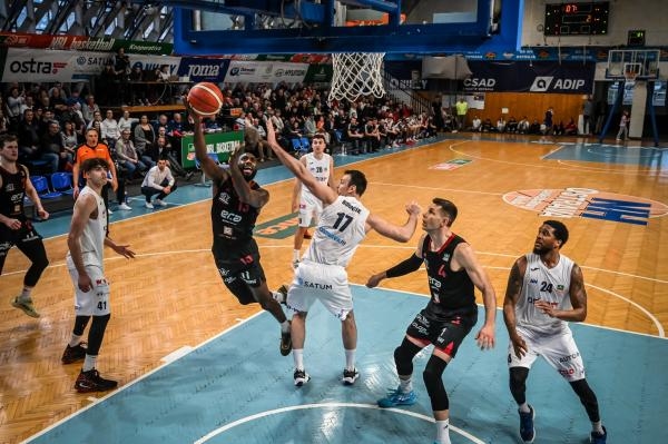 Basketbal: NH Ostrava - ERA Basketball Nymburk