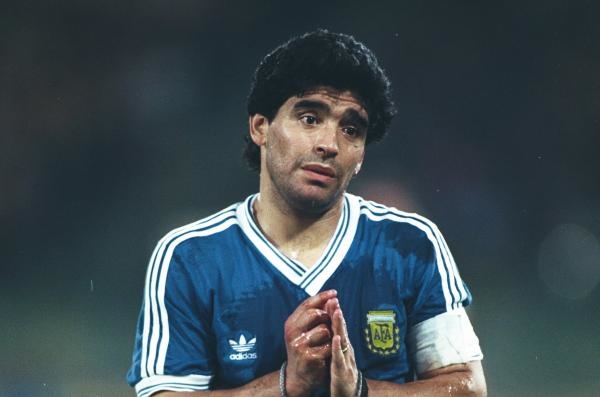 Futbaloví velikáni - Maradona