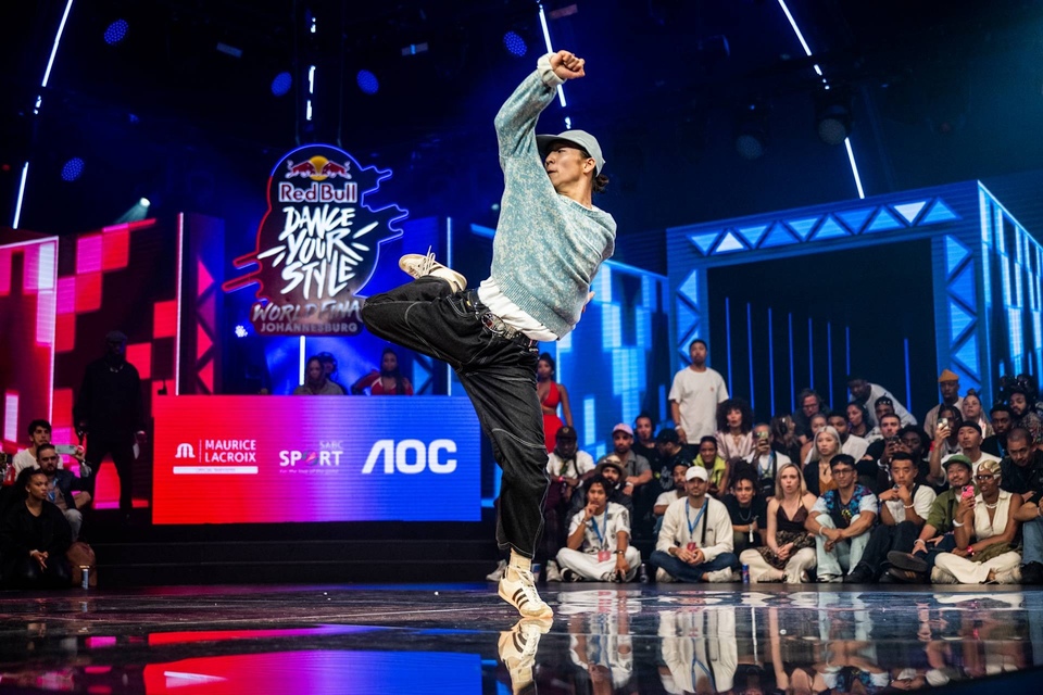 Dokument Sleduj TOP8? tanečníků na Red Bull Dance Your Style 2022